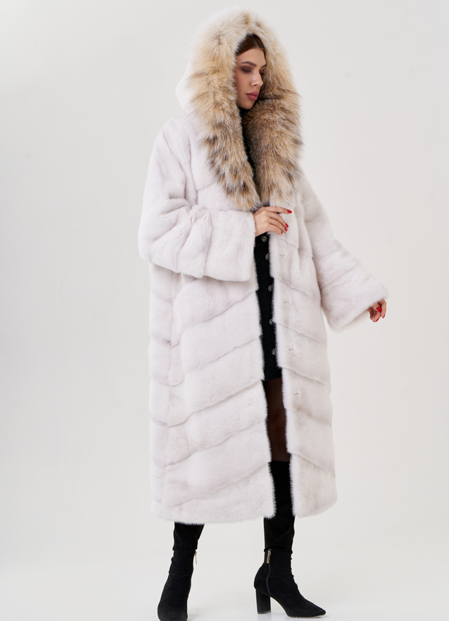 Белая шуба из норки с рысью модель № 23120 универмаг малина