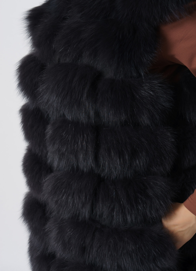 Удлиненная меховая жилетка из песца в цвете графит модель № 21719 универмаг малина