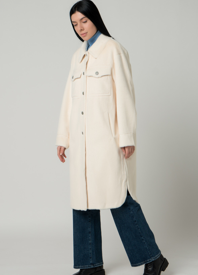 фото Женское пальто-рубашка белого цвета модель № 22436