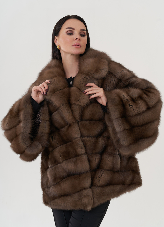 Шуба из куницы с английским воротником  модель № 26038 в кредит