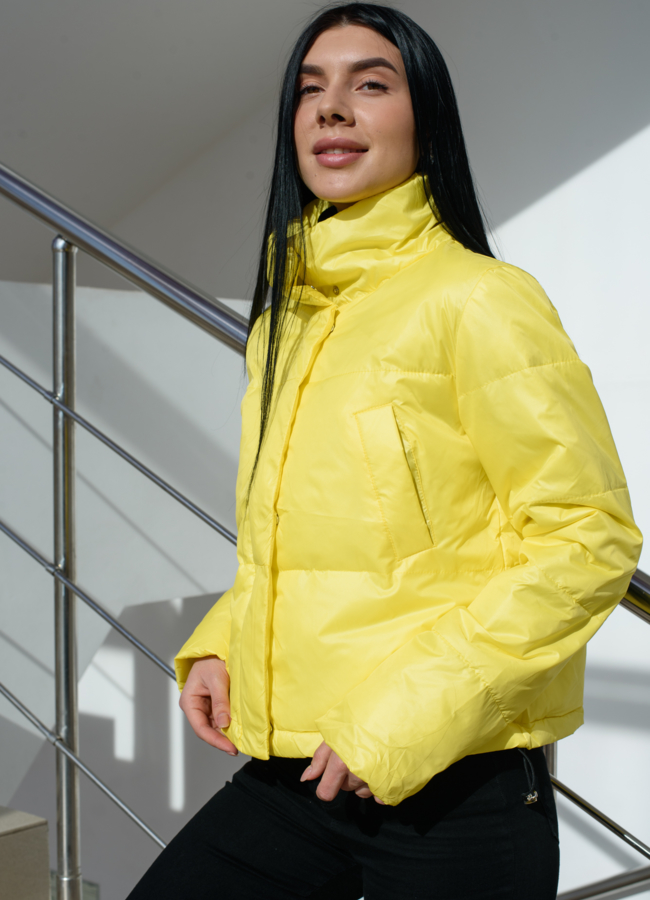 фото Женская куртка желтого цвета  модель № 22586