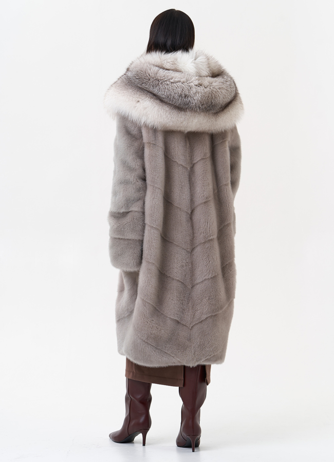 Норковая шуба с капюшоном из меха чернобурки модель № 27583 в кредит