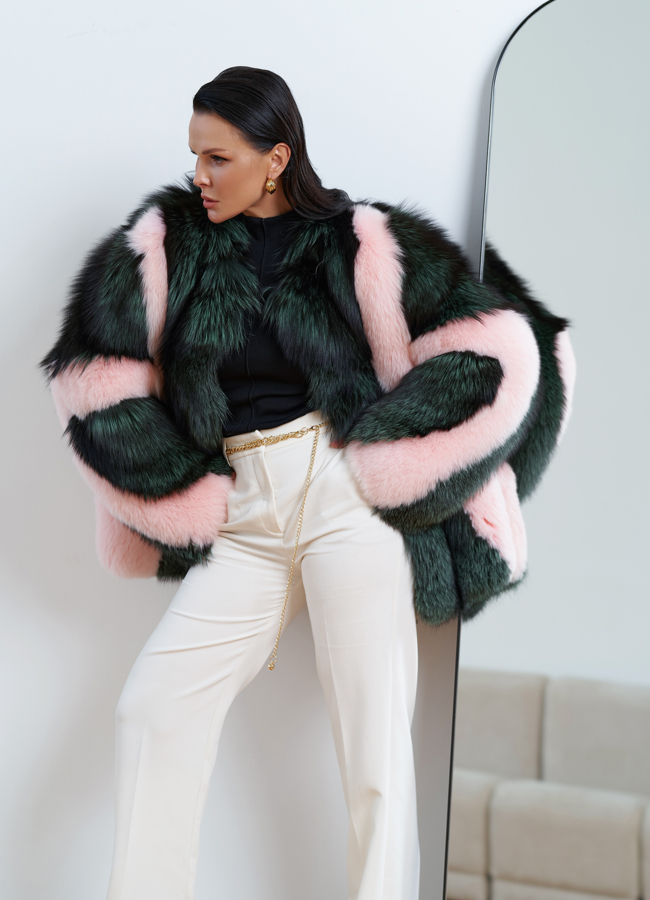 Женская шуба из меха чернобурки  модель № 27619 универмаг малина