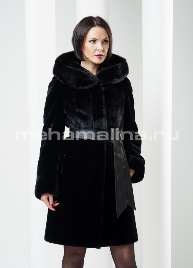 Шуба из мутона с норковой манишкой модель № S-208 в кредит