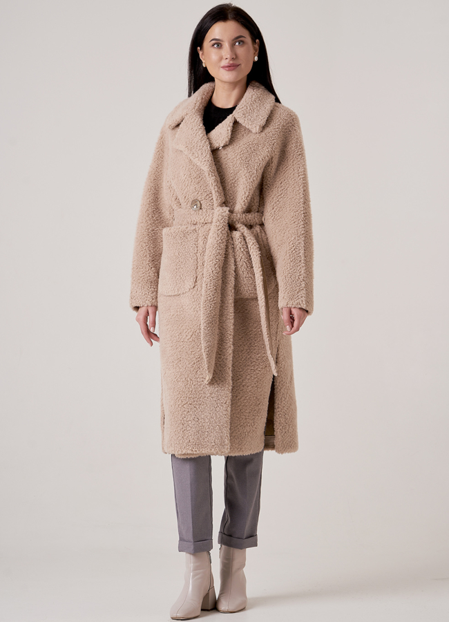 Женское пальто из эко меха в бежевом цвете модель № 8232 меха малина