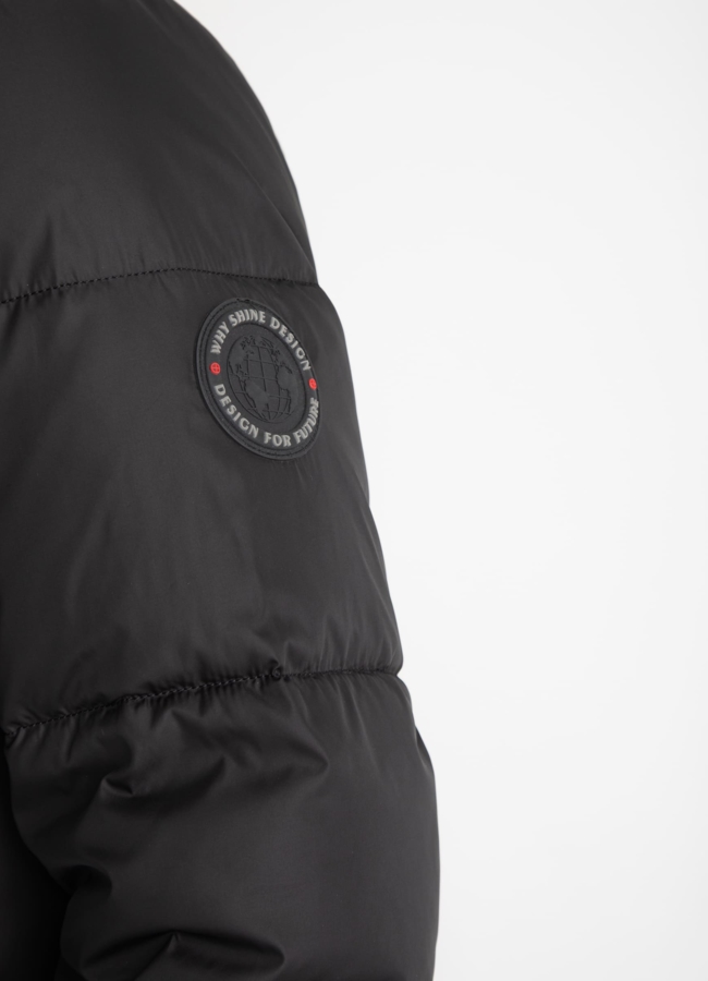 Мужской пуховик черного цвета с капюшоном  модель № 25905 универмаг малина