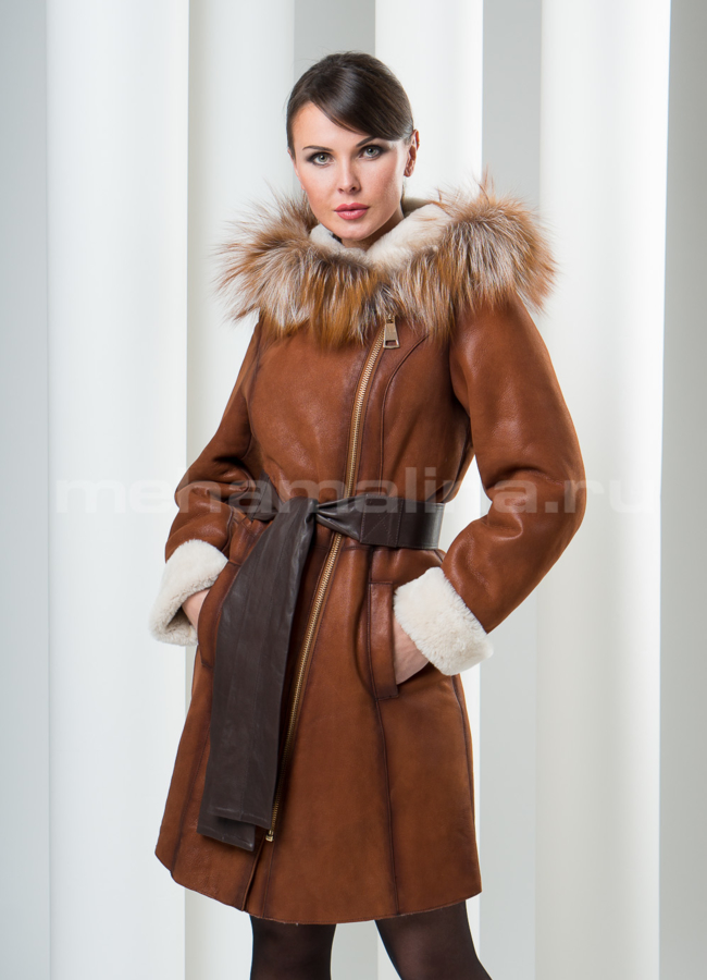 Дубленка с капюшоном из лисы модель № D-83 в кредит