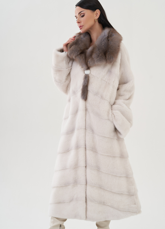 Белая шуба из норки с куницей модель № 24829 универмаг малина