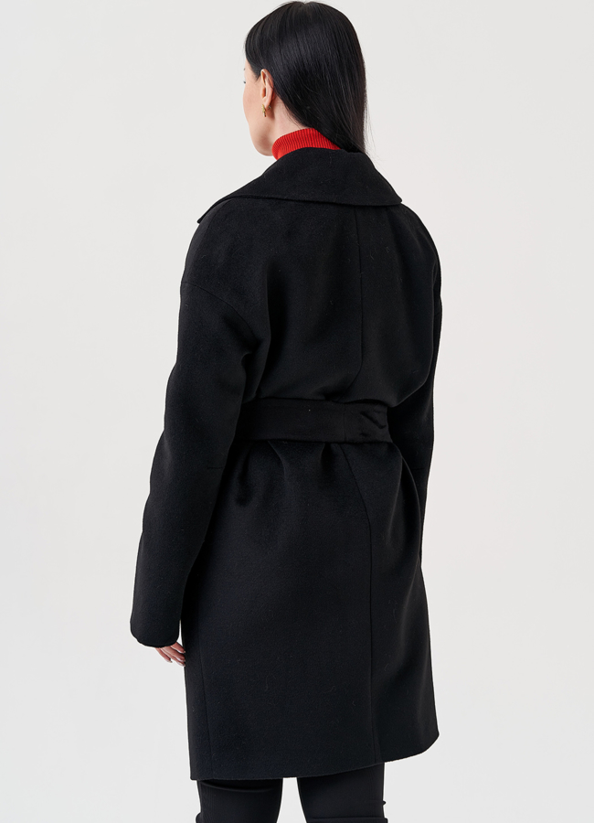 Женское пальто под пояс в черном цвете модель № 23960 в кредит