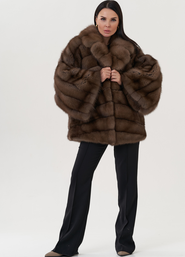 фото Шуба из куницы с английским воротником  модель № 26038