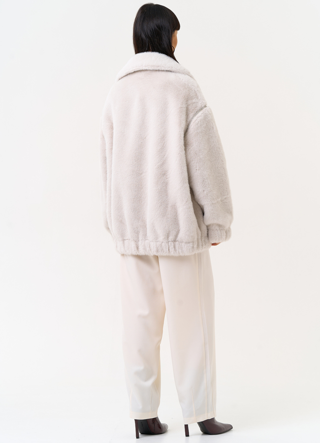 Женский бомбер из эко меха со съемными рукавами модель № 31276 в кредит Женский бомбер из эко меха со съемными рукавами модель № 31276 в кредит