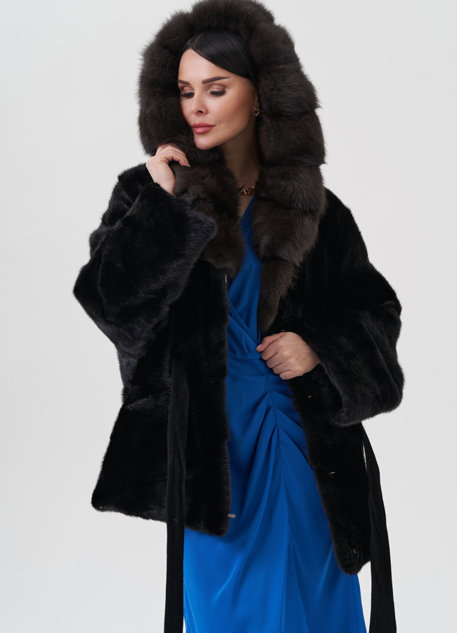 Шуба из норки с капюшоном из куницы  модель № 23985 в кредит
