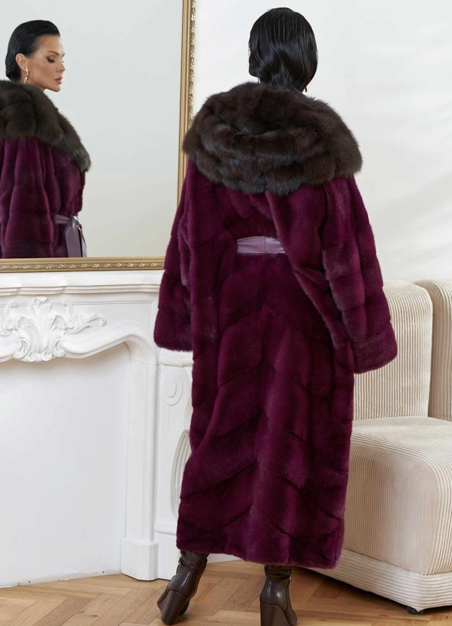 Норковая шуба с капюшоном из меха куницы модель № 28666 универмаг малина