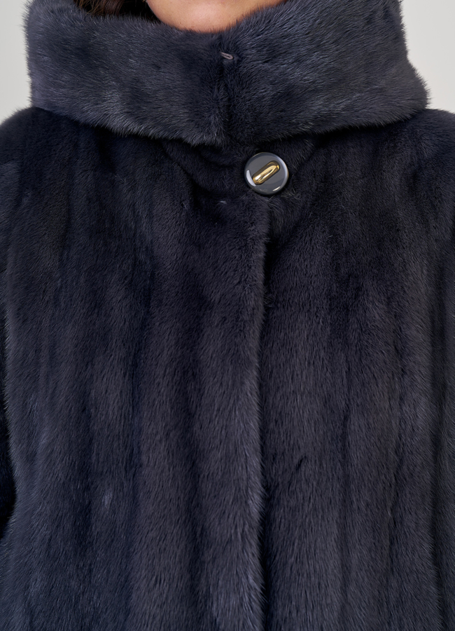 Женская шуба из норки в цвете графит модель № 23074 в рассрочку