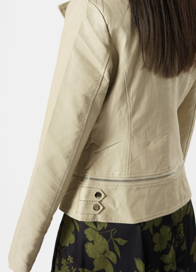 Куртка из эко кожи бежевого цвета модель № 20629 универмаг малина