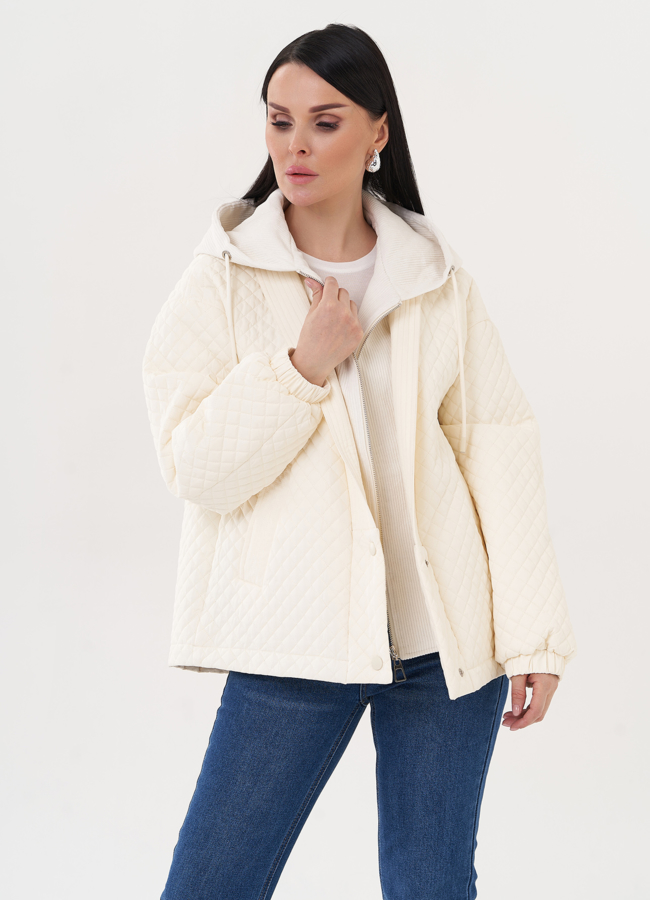 Светлая куртка с капюшоном модель № 27003 в кредит