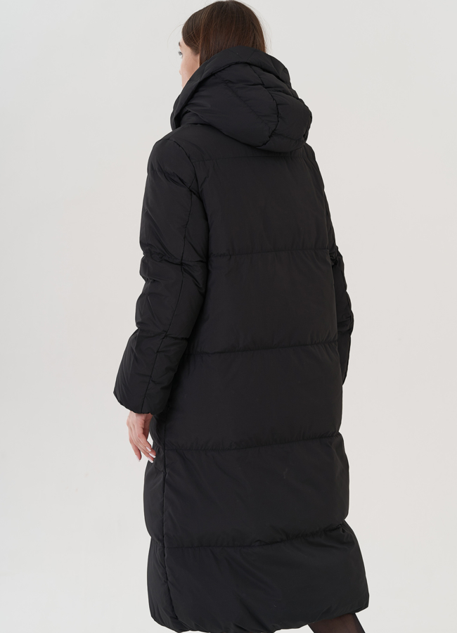 Женский пуховик с капюшоном черного цвета  модель № 25085 универмаг малина