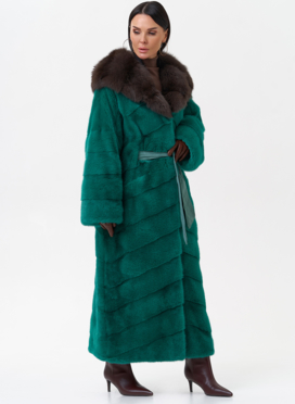 Норковая шуба с капюшоном из меха куницы Норковая шуба с капюшоном из меха куницы