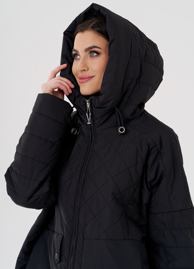 Женская куртка с капюшоном черного цвета  модель № 24339 универмаг малина