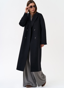 Женское пальто с английским воротником