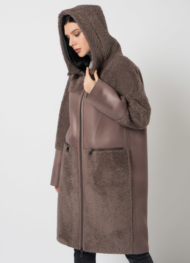 Двухстороннее пальто из эко замши с капюшоном модель № 7702 универмаг малина