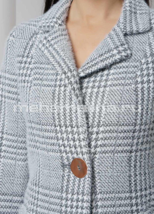 Пальто с английским воротником и накладными карманами модель № 054 в рассрочку