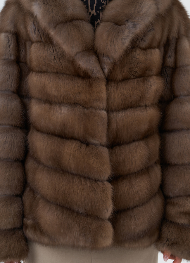 Шуба из меха куницы с английским воротником модель № 28084 в рассрочку