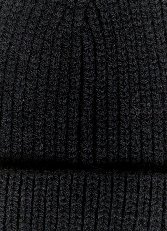 Шапка мужская черного цвета модель № MMH 10916 в рассрочку