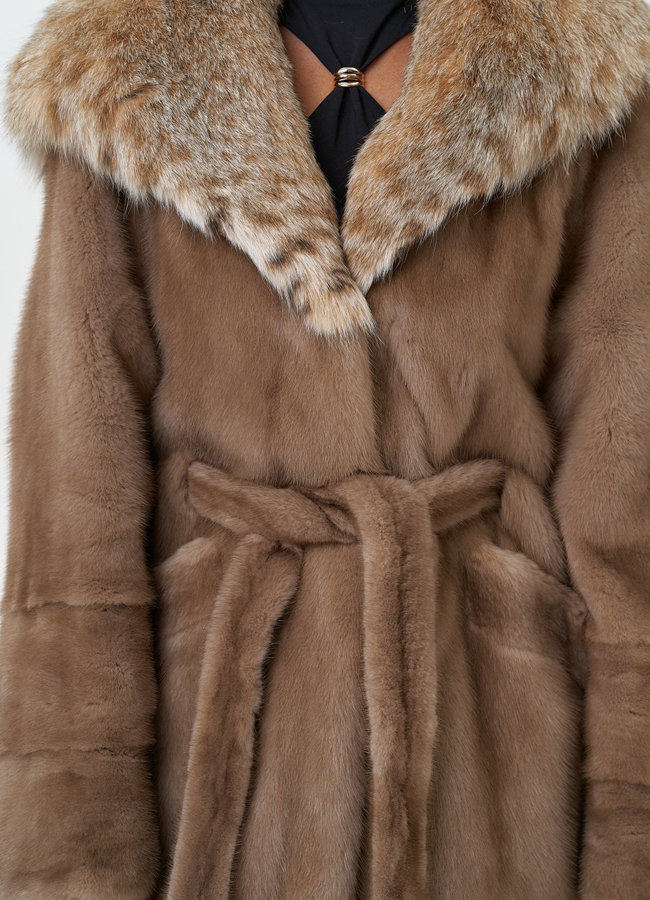 Женская шуба из меха норки с капюшоном из меха рыси модель № 31165 универмаг малина