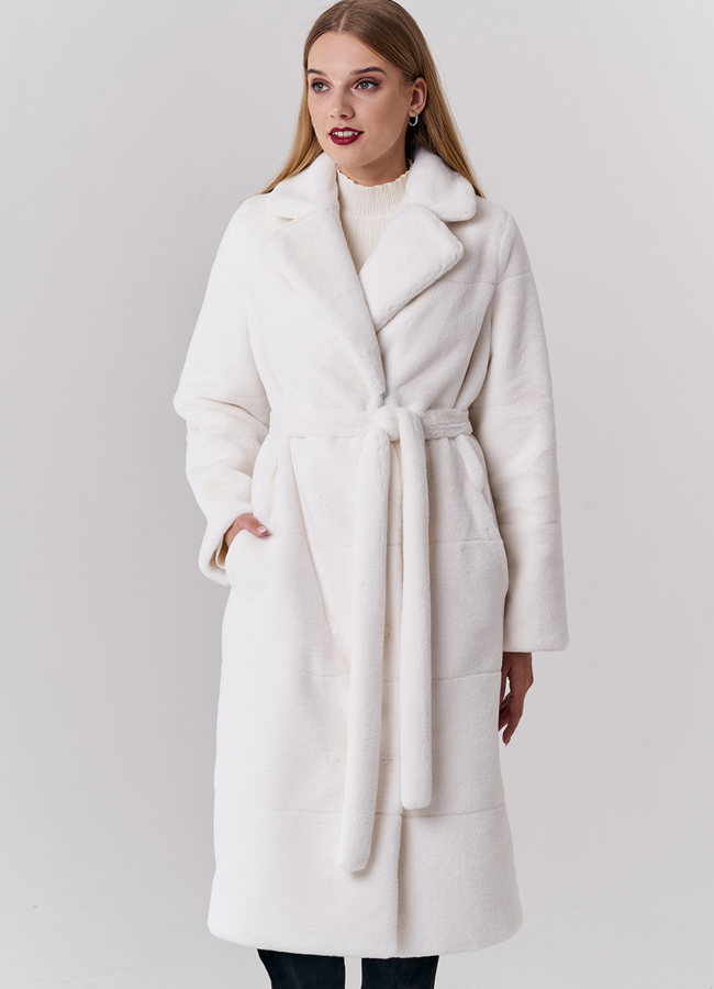 Удлиненная шуба белого цвета из эко меха модель № 21138 меха малина