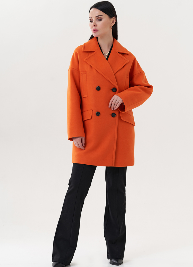Двубортное пальто оранжевого цвета модель № 26783 меха малина