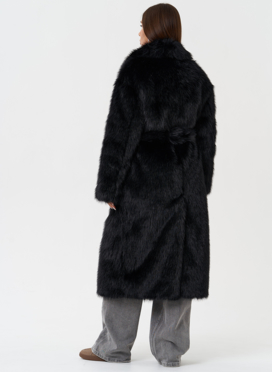 Длинное пальто из эко меха под песца