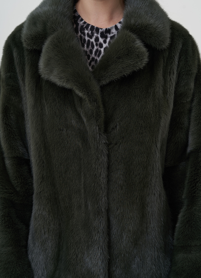 Шуба из норки с английским воротником  модель № 24813 универмаг малина