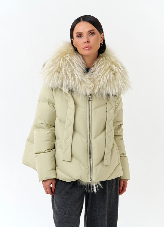 Женский пуховик с мехом енота на капюшоне модель № 33950 универмаг малина