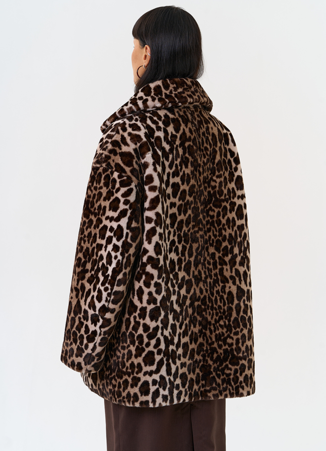 фото Женская шуба из эко меха с анималистическим принтом модель № 31278 фото Женская шуба из эко меха с анималистическим принтом модель № 31278