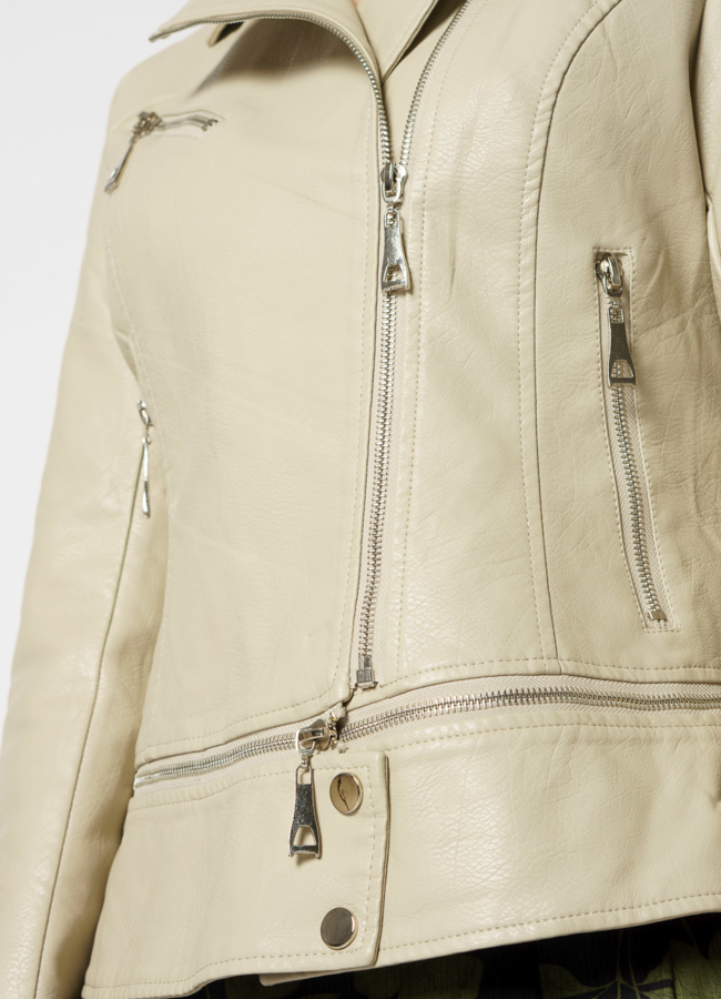 Куртка из эко кожи бежевого цвета модель № 20629 универмаг малина