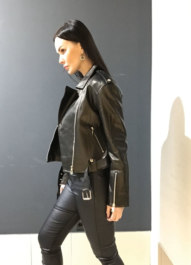 Куртка кожаная черного цвета модель № 923 в кредит