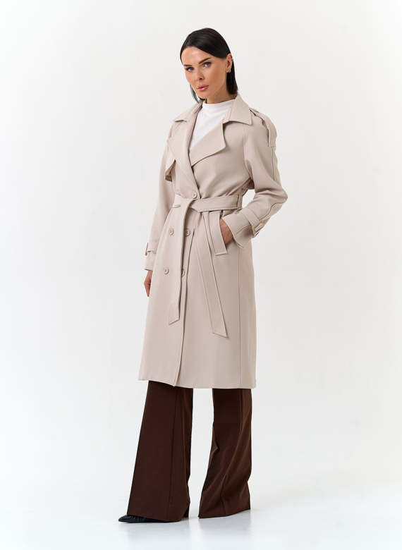 Женский светлый плащ