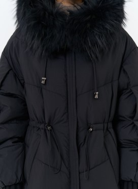 Женский пуховик с капюшоном из меха чернобурки