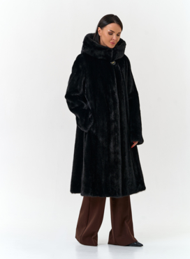 Шуба из меха норки с капюшоном
