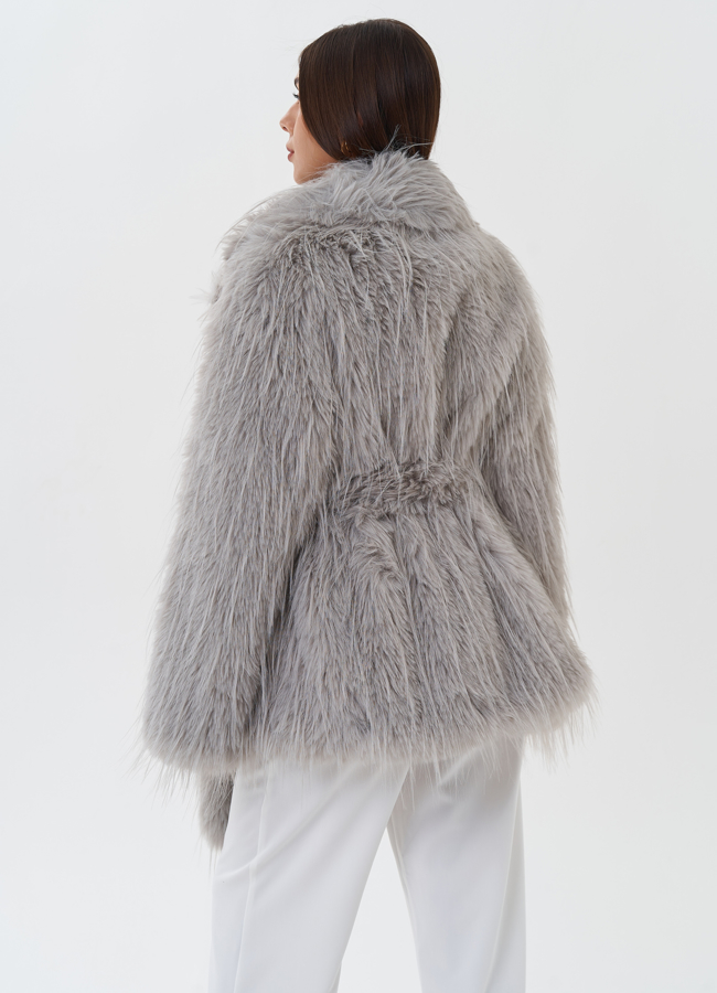 Короткая шуба из эко страуса модель № 26944 универмаг малина