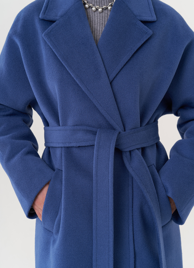 Удлиненное пальто с поясом модель № 26833 универмаг малина