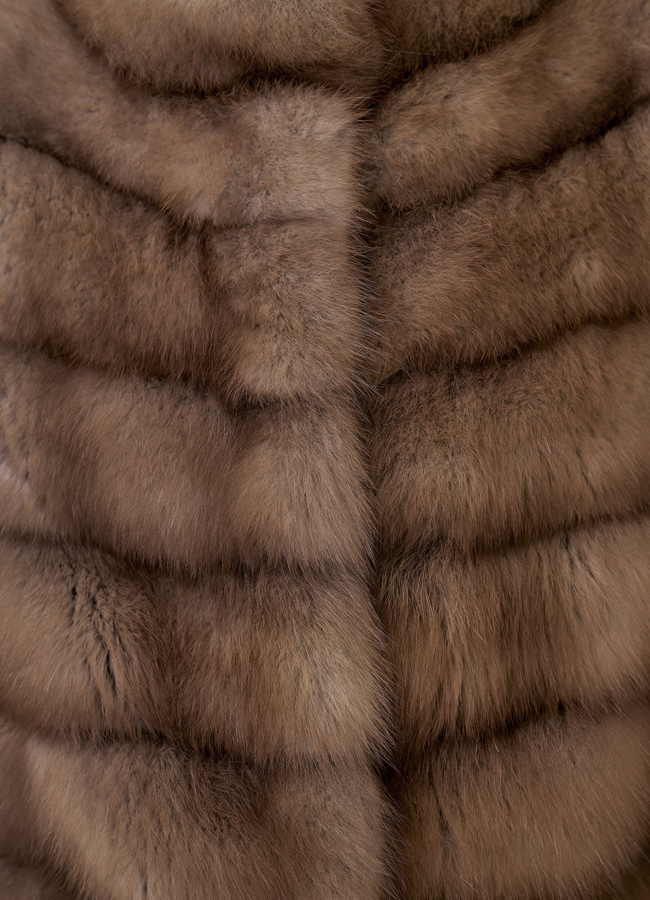 Короткая шуба из куницы модель № 23219 универмаг малина