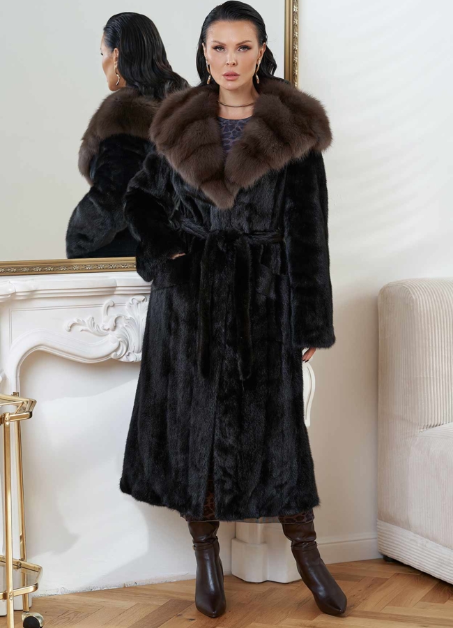 фото Шуба из норки с капюшоном из меха куницы модель № 28023