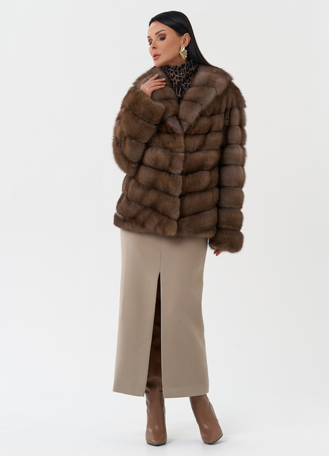 фото Шуба из меха куницы с английским воротником модель № 28084