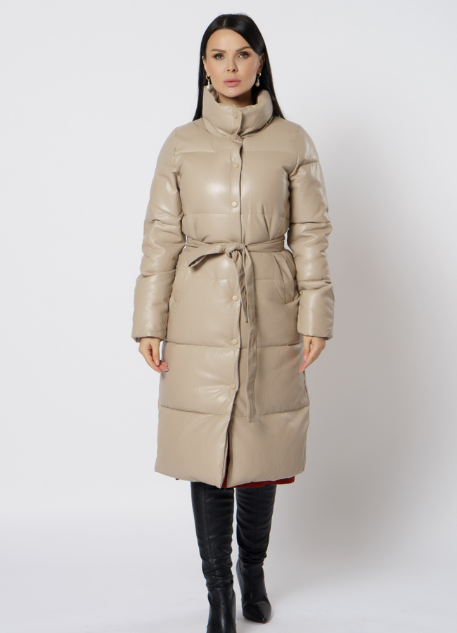 Пальто из эко кожи в бежевом цвете модель № 21713 в кредит