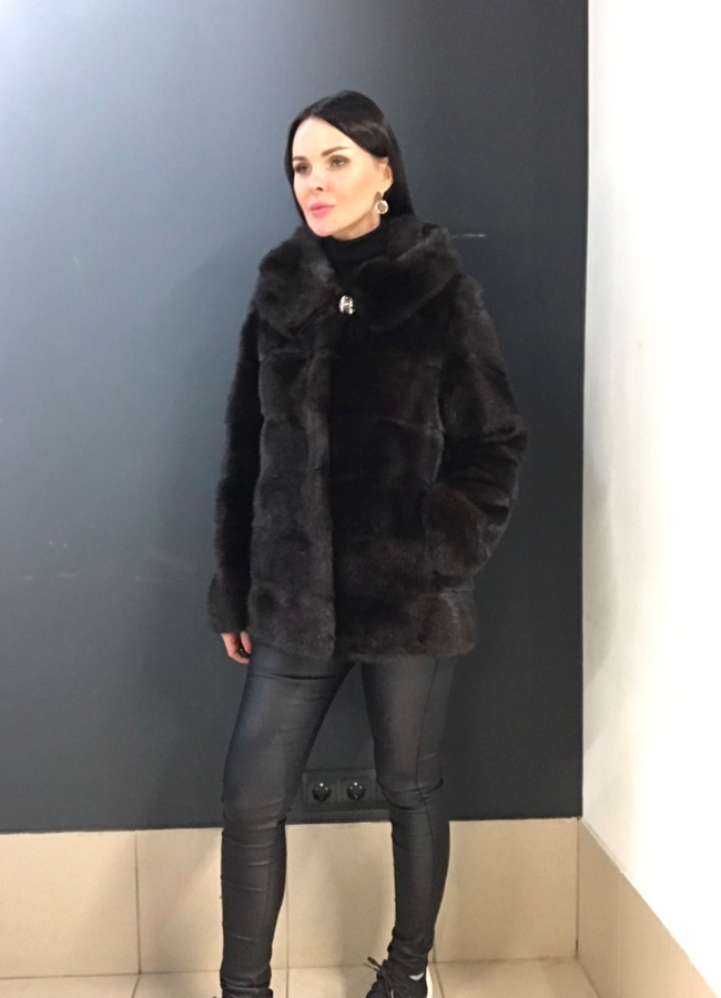 Укороченная норковая шуба с капюшоном модель № 2014С в кредит