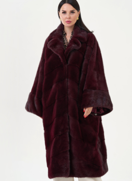 Шуба из меха норки бордового цвета