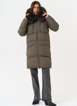 Женский пуховик с капюшоном из меха песца