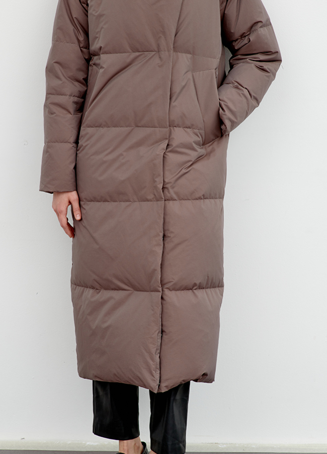 Длинный женский пуховик модель № 79409 в рассрочку